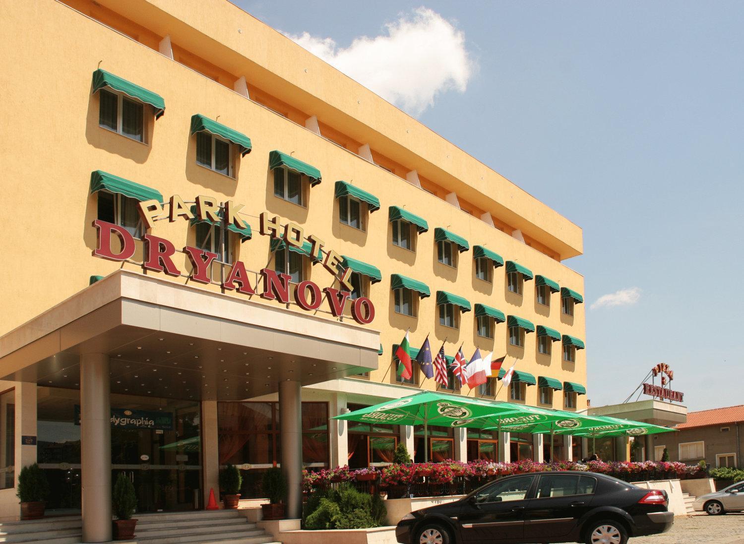 Park Hotel Dryanovo Bagian luar foto