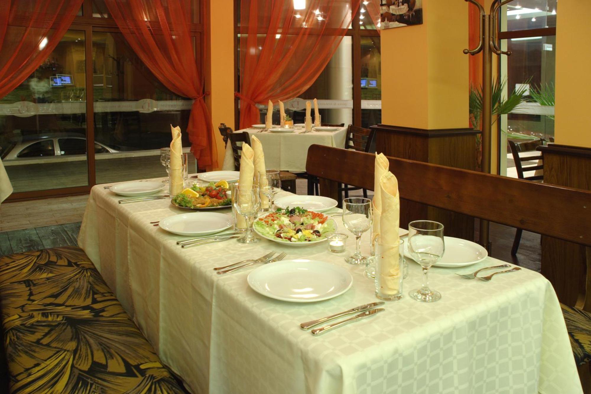 Park Hotel Dryanovo Bagian luar foto