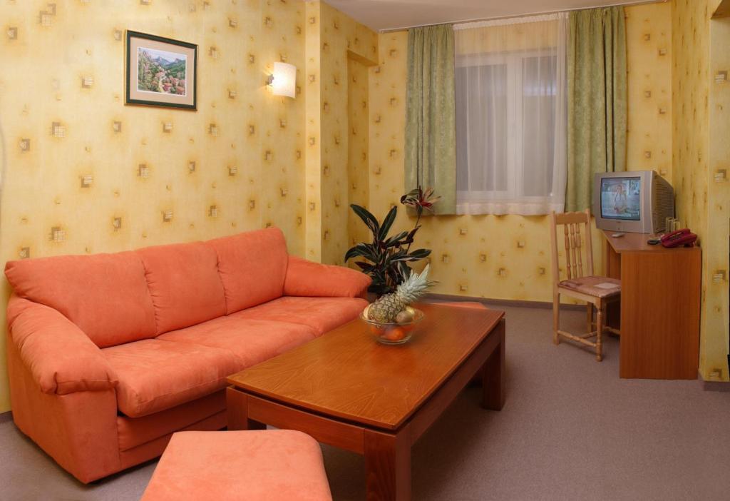 Park Hotel Dryanovo Bagian luar foto