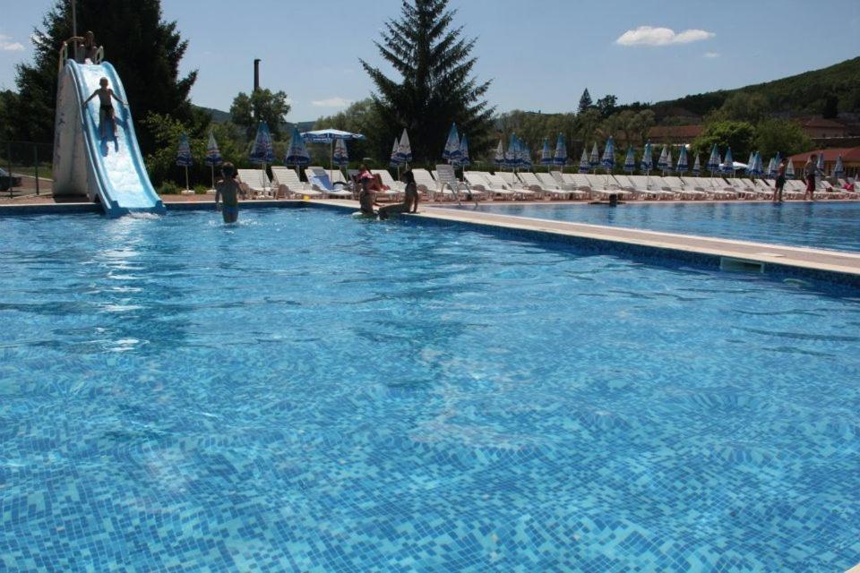 Park Hotel Dryanovo Bagian luar foto