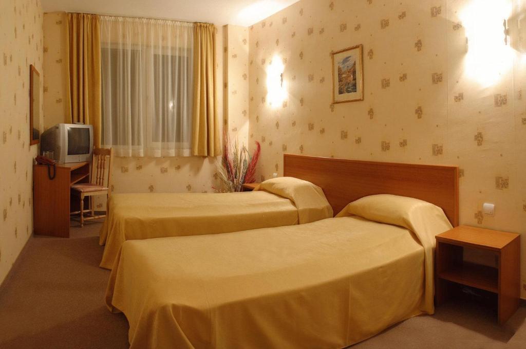 Park Hotel Dryanovo Bagian luar foto