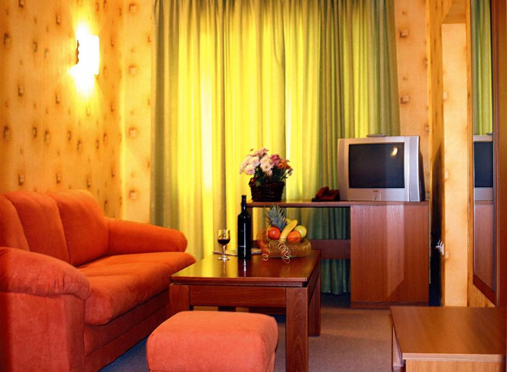 Park Hotel Dryanovo Bagian luar foto
